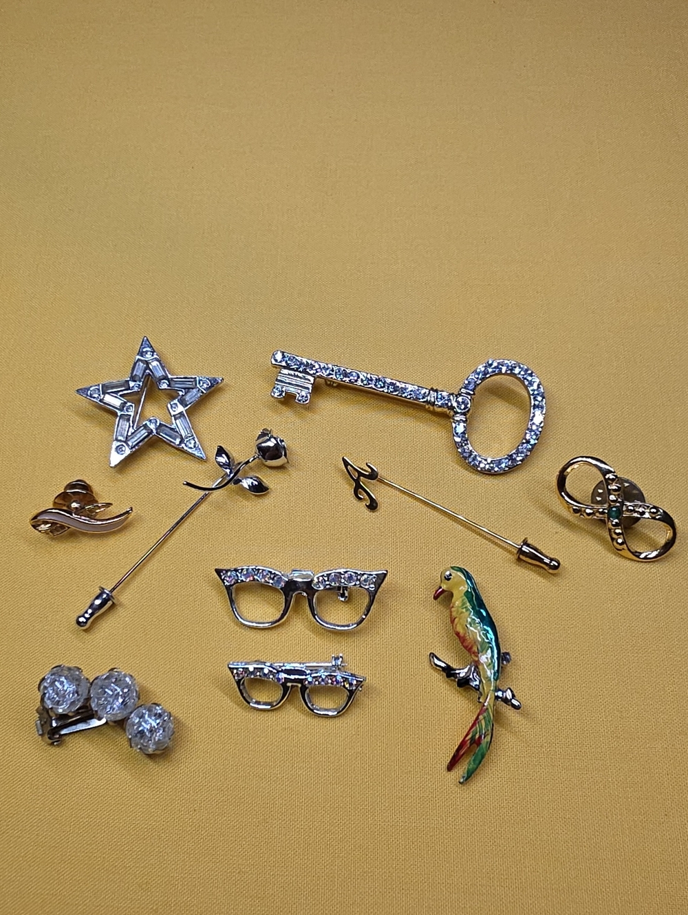 Beautiful 10-piece collection of authentic vintage and retro mid-century Jewelry